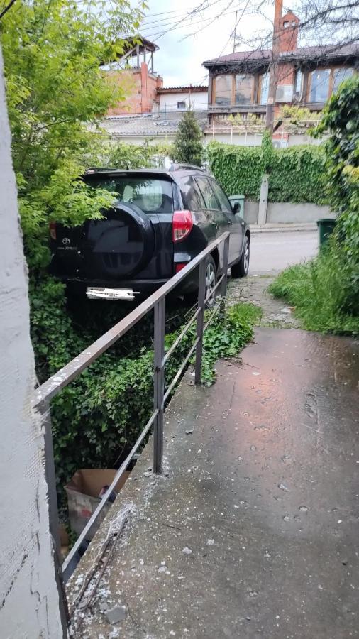 Digital Nomad Comfy Apartment,Foot Mountain Vodno And Millennium Cross,19 Min By Walk To Cener,Free Parking Skopje Exterior foto